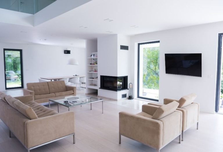 Cómo planificar tu salón de doble altura moderno